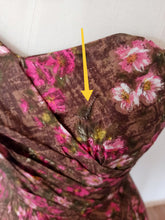 Charger l'image dans la galerie, 1950s - Gorgeous Strapless Floral Cotton Dress - W26 (66cm)