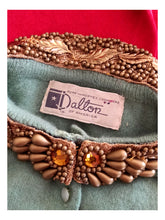 Cargar imagen en el visor de la galería, 1950s - DALTON, USA - Exquisite Green Cashmere Cardigan - Sz S/M