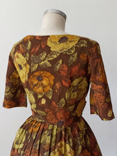Carica l'immagine nel visualizzatore di Gallery, 1950s 1960s - DJM, Netherlands - Stunning Floral Dress - W27.5 (70cm)