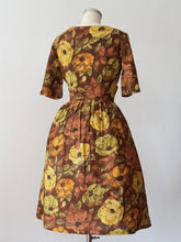 Carica l'immagine nel visualizzatore di Gallery, 1950s 1960s - DJM, Netherlands - Stunning Floral Dress - W27.5 (70cm)