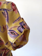 Cargar imagen en el visor de la galería, 1940s - Stunning Yellow Floral Dress - W26 (66cm)