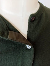 Charger l'image dans la galerie, 1950s - VANOTTI, Italia - Forest Green Cashmere Twin Set - Sz 34