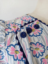 Cargar imagen en el visor de la galería, 1930s - Adorable Dramatic Shoulders Cotton Dress - W31 (80cm)