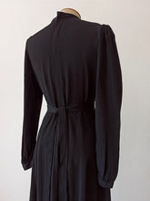 Cargar imagen en el visor de la galería, 1930s - Stunning Art Deco Black Rayon Crepe Dress - W28.5 (72cm)