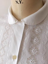Load image into Gallery viewer, 1950s 1960s - Gorgeous Embroidered Cotton Blouse