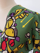 Charger l'image dans la galerie, 1940s - BELGIUM - Spectacular Green Abstract Rayon Dress - W29 (74cm)