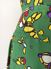 Charger l'image dans la galerie, 1940s - BELGIUM - Spectacular Green Abstract Rayon Dress - W29 (74cm)