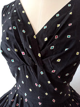Charger l'image dans la galerie, 1950s - Fabulous Diamonds Black Cotton Dress - W27.5 (70cm)