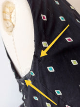 Charger l'image dans la galerie, 1950s - Fabulous Diamonds Black Cotton Dress - W27.5 (70cm)