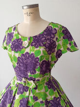 Load image into Gallery viewer, 1950s - Spectacular Acid Green Purple Floral Dress - W29 (74cm)