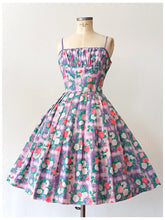 Charger l'image dans la galerie, 1950s - FRANCE - Exquisite Roseprint Cotton Dress - W27 (68cm)