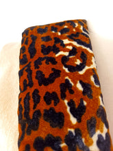 Charger l'image dans la galerie, 1950s - DALTON, USA - Leopard Cashmere Cardigan