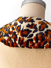 Charger l'image dans la galerie, 1950s - DALTON, USA - Leopard Cashmere Cardigan