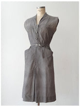 Load image into Gallery viewer, 1940s 1950s - Stunning Black & White Vichy Cotton Dress - W27.5 (70cm)