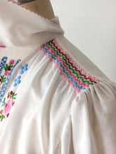 Load image into Gallery viewer, 1960s - Precious Hungarian Embroidery Blouse - W27/31 (68/80cm)