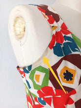 Charger l'image dans la galerie, 1940s - Lovely Colorful Rayon Dress - W28.5 (72cm)