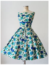 Load image into Gallery viewer, 1950s - Spectacular Artistic Leaves Print Linen Dress - W27.5 (70cm)