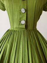 Load image into Gallery viewer, 1950s - D'ALLAIRD'S, Canada - Glorious Moss Green Dress - W27 (68cm)