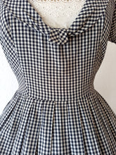 Load image into Gallery viewer, 1950s - KERRYBROOKE, USA - Adorable Cotton Dress - W30 (76cm)