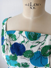 Load image into Gallery viewer, 1950s - Spectacular Artistic Leaves Print Linen Dress - W27.5 (70cm)