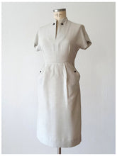 Load image into Gallery viewer, 1940s 1950s - REMBRANDT, USA - Stunning Dress - W26 (66cm)