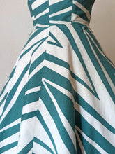 Charger l'image dans la galerie, 1950s - Spectacular Petrol Green Strapless Dress - W27 (68cm)