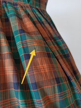 Charger l'image dans la galerie, 1950s - FRANCE - Gorgeous Checked Cotton Dress - W31.5 (80cm)