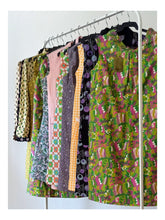 Laden Sie das Bild in den Galerie-Viewer, 1960s - JOBLOT x 9 DEADSTOCK PRINTED COTTON DRESSES