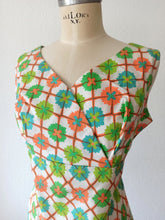 Laden Sie das Bild in den Galerie-Viewer, 1960s - JOBLOT x 9 DEADSTOCK PRINTED COTTON DRESSES