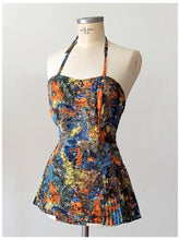 Cargar imagen en el visor de la galería, 1950s - CIOTAT, France - Stunning Pleated Swimsuit - Sz 46