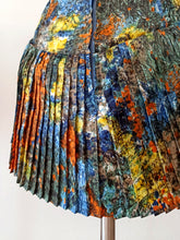Cargar imagen en el visor de la galería, 1950s - CIOTAT, France - Stunning Pleated Swimsuit - Sz 46