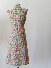 Cargar imagen en el visor de la galería, 1940s - QUERLUX, France - Gorgeous Colorful Cotton Dress - W33 (84cm)