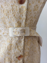 Laden Sie das Bild in den Galerie-Viewer, 1950s 1960s - Elegant Textured Cotton Belted Dress - W27.5 (70cm)