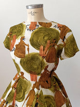 Cargar imagen en el visor de la galería, 1950s 1960s - Stunning Novelty Print Rayon Dress - W27.5 (70cm)