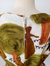 Cargar imagen en el visor de la galería, 1950s 1960s - Stunning Novelty Print Rayon Dress - W27.5 (70cm)