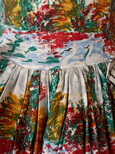 Laden Sie das Bild in den Galerie-Viewer, 1950s - Outstanding Novelty Print Cotton Dress - W28.5 (72cm)