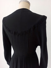 Laden Sie das Bild in den Galerie-Viewer, 1940s - Gorgeous Black Rayon Crepe Dress - W28.5 (72cm)