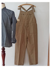 Laden Sie das Bild in den Galerie-Viewer, 1940s - Deadstock Buckle Back Workwear Overalls - Sz Medium