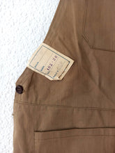 Laden Sie das Bild in den Galerie-Viewer, 1940s - Deadstock Buckle Back Workwear Overalls - Sz Medium