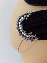 Laden Sie das Bild in den Galerie-Viewer, 1950s - BROSSON, France - Couture Rhinestones Black Velvet Half Hat