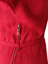 Cargar imagen en el visor de la galería, 1940s - GERMANY - Exquisite Burgundy Red Textured Crepe Dress - W31.5 (80cm)