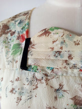 Charger l'image dans la galerie, 1940s - Adorable Italian Romantic Floral Dress - W27.5 (70cm)