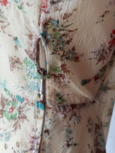 Charger l'image dans la galerie, 1940s - Adorable Italian Romantic Floral Dress - W27.5 (70cm)