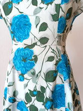 Load image into Gallery viewer, 1950s - Stunning Blue Roseprint Dress - W31 (78cm)