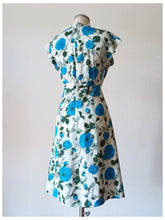 Load image into Gallery viewer, 1950s - Stunning Blue Roseprint Dress - W31 (78cm)