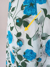 Load image into Gallery viewer, 1950s - Stunning Blue Roseprint Dress - W31 (78cm)