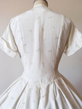 Load image into Gallery viewer, 1950s - Outstanding Beauty Lips Print Cotton Dress - W30 (76cm)