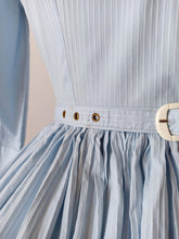 Load image into Gallery viewer, 1950s - Adorable Blue Textured Cotton Dress - W27 (68cm)