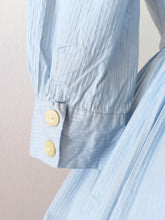 Load image into Gallery viewer, 1950s - Adorable Blue Textured Cotton Dress - W27 (68cm)