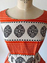 Load image into Gallery viewer, 1950s 1960s - Gorgeous Textured Cotton Dress - W25 (64cm)